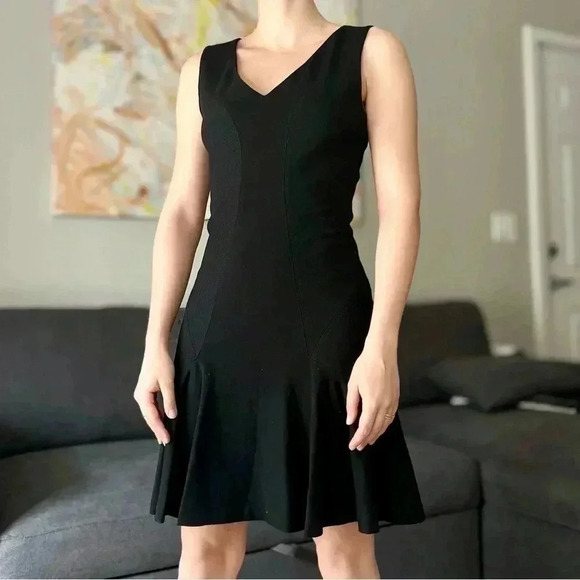 NWT Diane Von Fustenberg Clara Shift Mini Dress - Black - Size 2